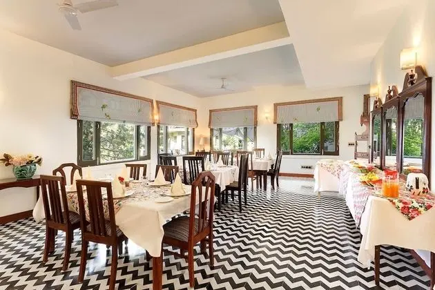 7 Pines Kasauli by Leisure Hotels - Yerinde Yemek