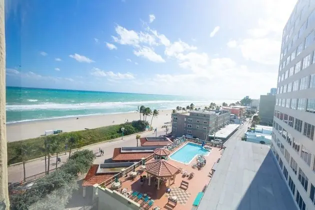 705 Partial Ocean View Hollywood Beach Resort - Havuz