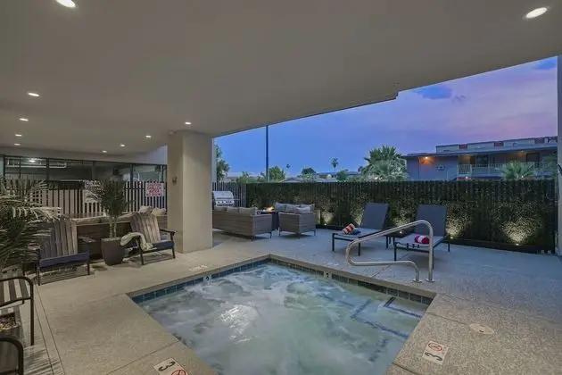 70th Street Lofts - Havuz