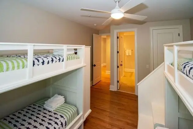719 Sea Dragon Ln - Oda