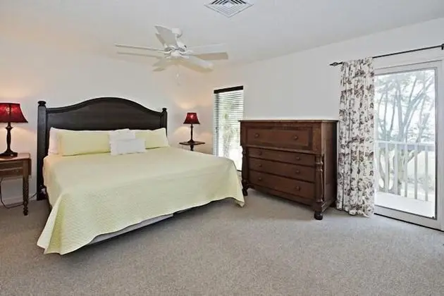 742 Schooner Court at The Sea Pines Resort - Oda