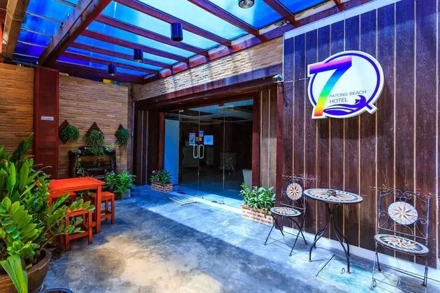 7Q Patong Beach Hotel - Dış Mekan