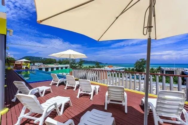 7Q Patong Beach Hotel - Havuz
