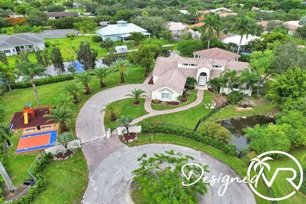 8 Br Villa with Pool & Basketball Court - 1