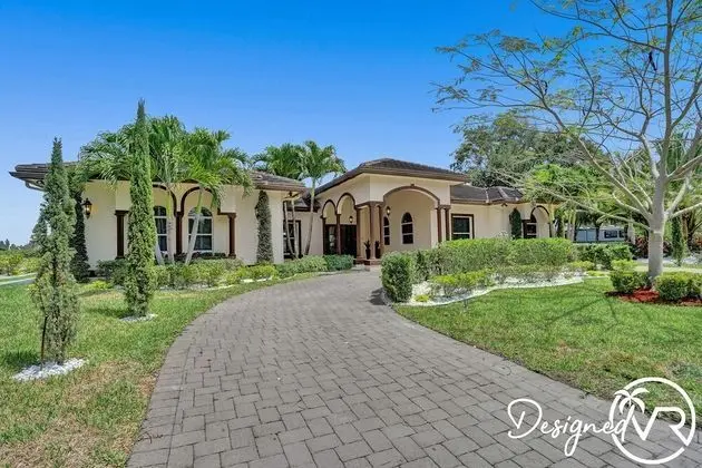 8-BR with Pool & Mini-golf & Soccer - Dış Mekan