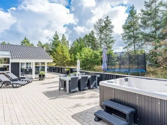 8 Person Holiday Home on a Holiday Park in Blåvand