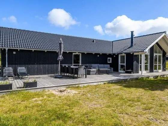 8 Person Holiday Home on a Holiday Park in Fanø