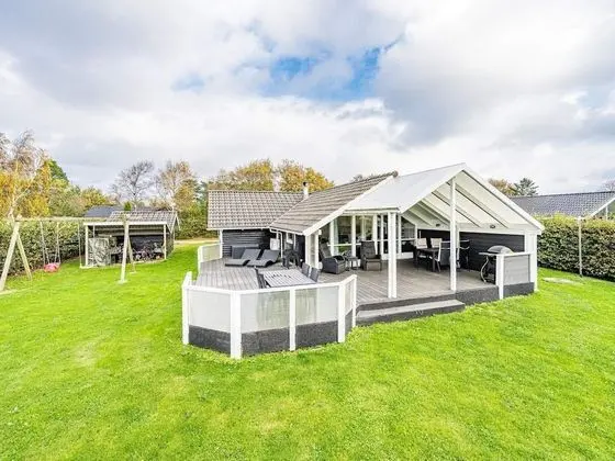 8 Person Holiday Home on a Holiday Park in Hemmet