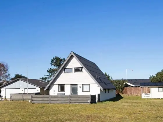 8 Person Holiday Home in Glesborg