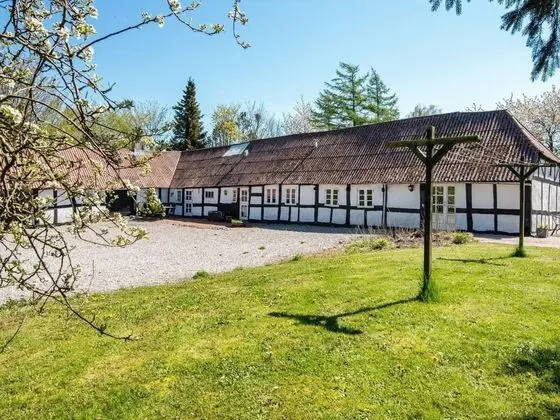 8 Person Holiday Home in Grenaa