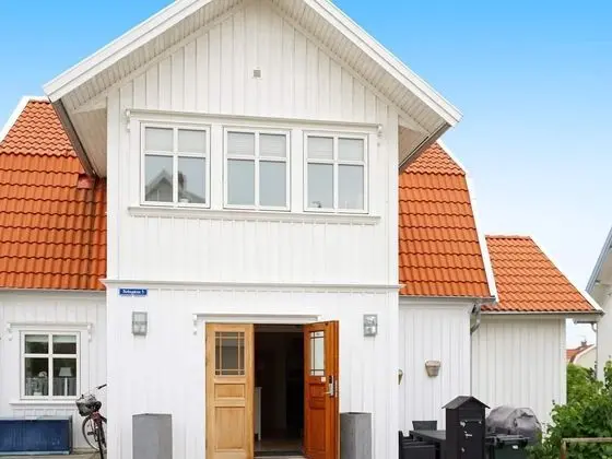 8 Person Holiday Home in Kungshamn