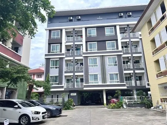 8 Resident