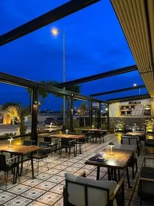 8 Rooms Hotel - Dış Mekan