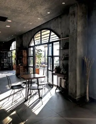 8 Rooms Hotel - Lobi