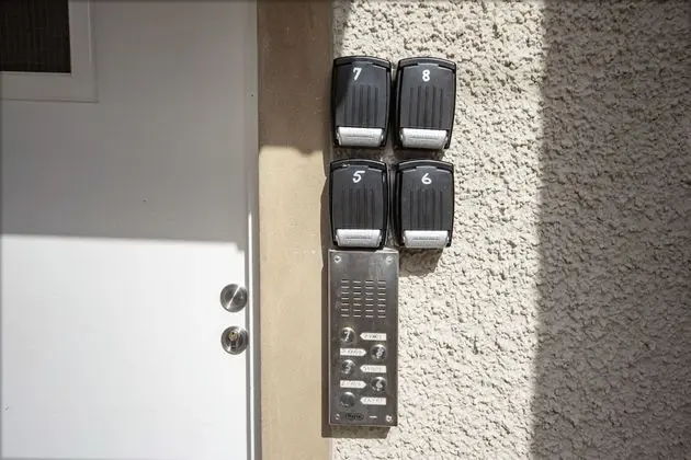 8 Varis Apartments - İç Mekan