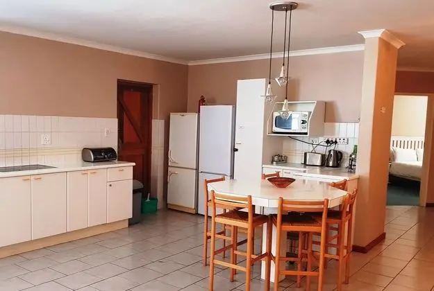 8 Vila Self catering - Mutfak