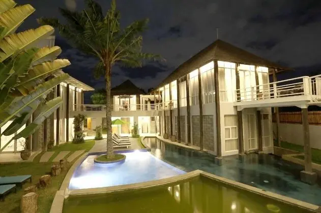 808 Residence - Havuz