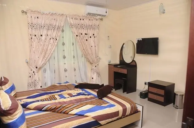81 Division Officers Mess Apartment - Oda