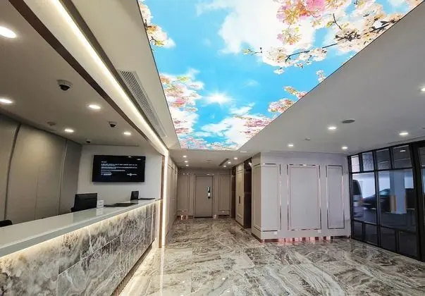 Hotel 81 Palace - Lobi