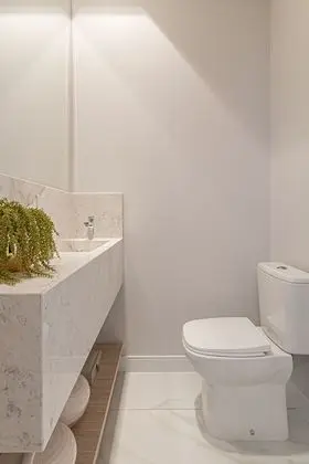 810 - Aluguel Apto 2 suítes Bombinhas - Banyo Tipleri