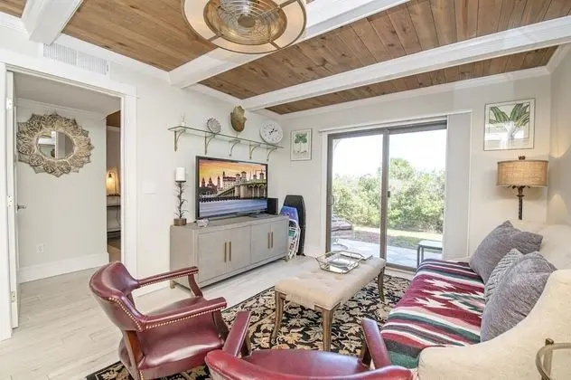 8114 Ocean Front 1st Floor - Oda