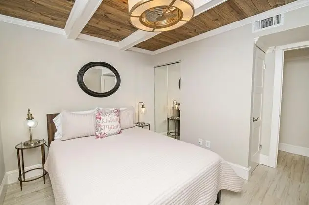 8114 Ocean Front 1st Floor - Oda