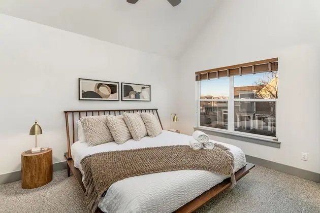 827 Heschel St Unit B - Oda