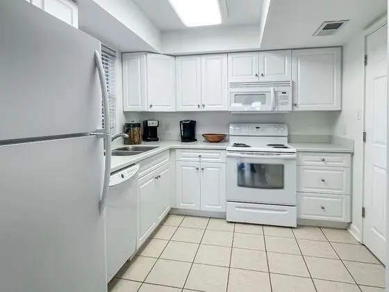 832 Ketch Court at The Sea Pines Resort - Mutfak