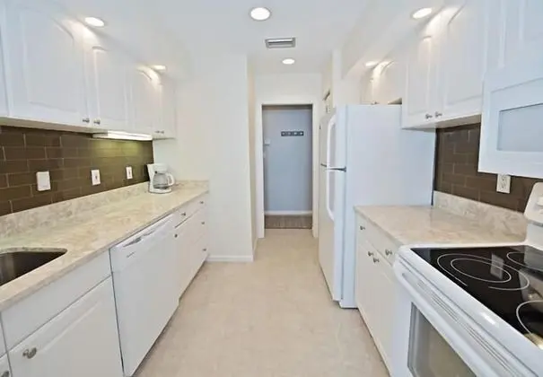 837 Ketch Court at The Sea Pines Resort - Mutfak