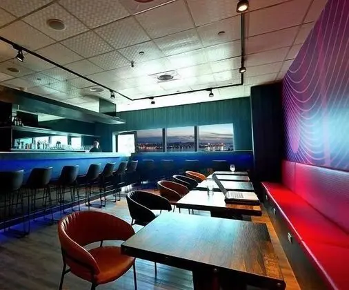 85 Love Hotel - Öne Çıkan Resim