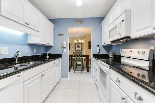 884 Ketch Court at The Sea Pines Resort - Mutfak