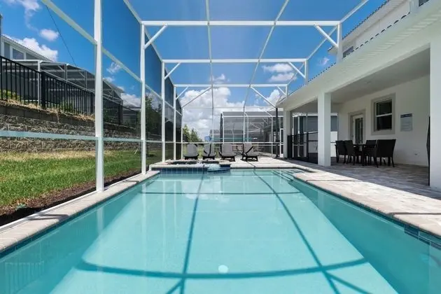 8BR 5BA Vacation Home In ChampionsGate