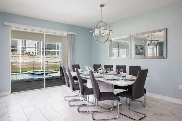 8BR 5BA Vacation Home In ChampionsGate - Mutfak