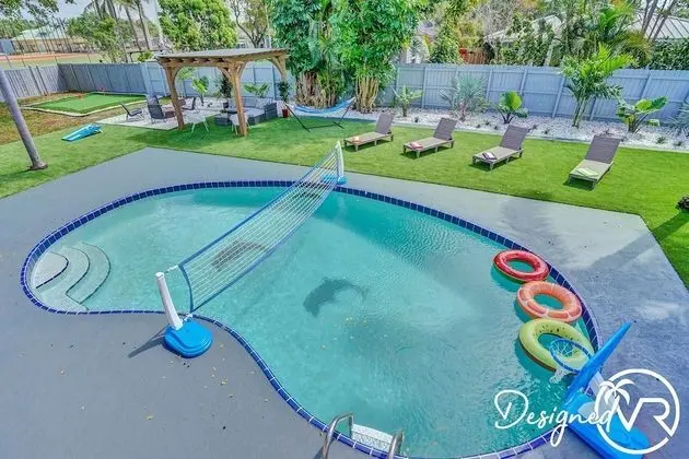 8BR Family Resort with Pool & Playground - Havuz