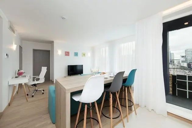 8ERA Business Executive Rotermanni Apts