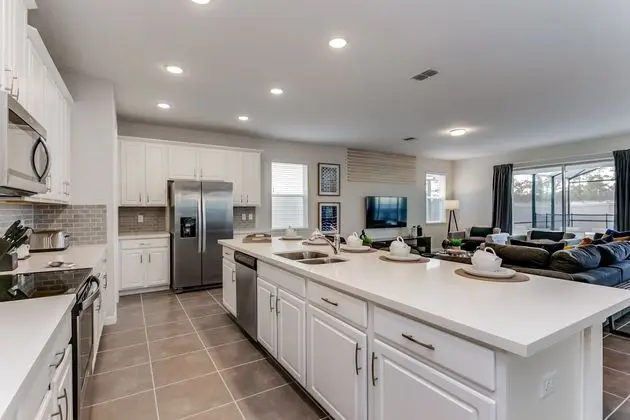 9 BD 6.5 BH With Game Room and Pool - Mutfak