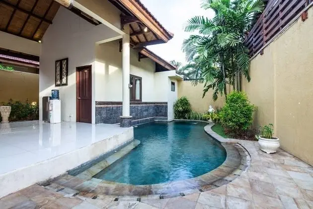 9-BR Private Pool Villa Walk to Seminyak Beach