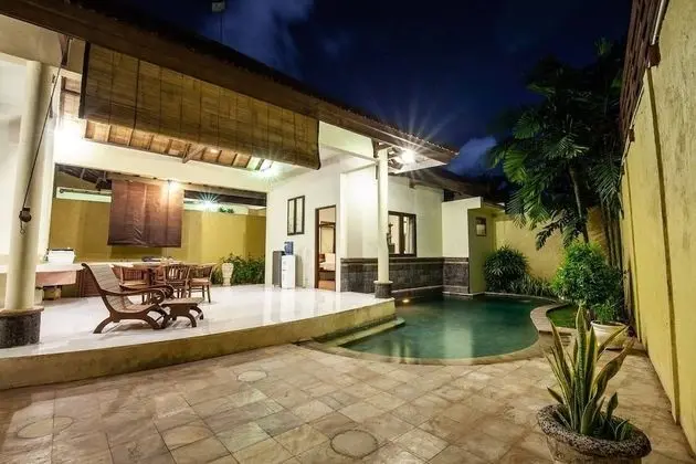 9-BR Private Pool Villa Walk to Seminyak Beach - Öne Çıkan Resim