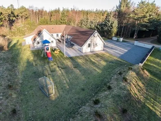 9 Person Holiday Home on a Holiday Park in Blåvand