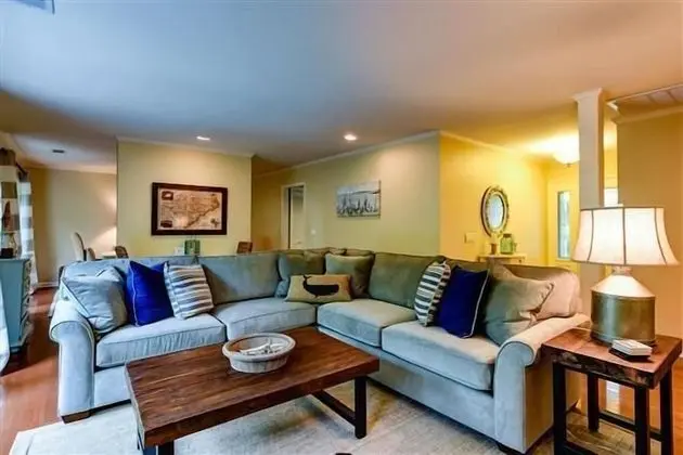 9 Pine Court at The Sea Pines Resort - İç Mekan