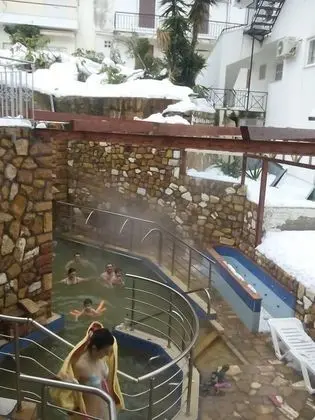 9 Queens Spa Hotel - Havuz