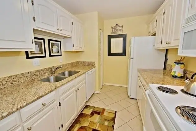 903 Cutter Court at The Sea Pines Resort - Mutfak