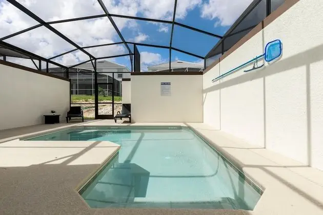 9077dd - NON Renting 2-15-21 the Retreat at Championsgate - Havuz