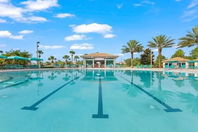 9111 El Caro Lane - Havuz