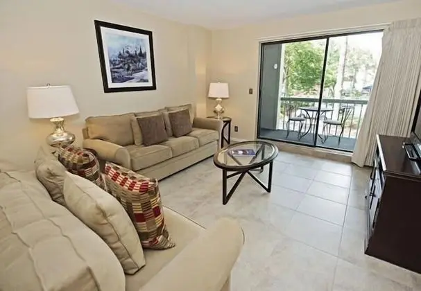 916 Cutter Court at The Sea Pines Resort - Oda Düzeni