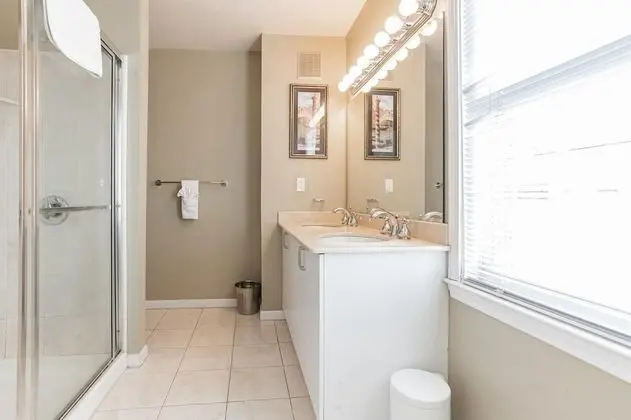 917 S 8th St. · Stylish 3 Bedroom Home in Bella Vista - Dış Mekan