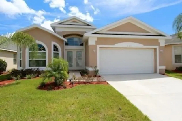 929 Emerald Green Court Pool ! 4 Bedroom Home by Redawning