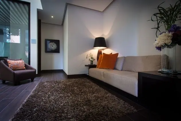 93 Luxury Suites & Residences - Lobi