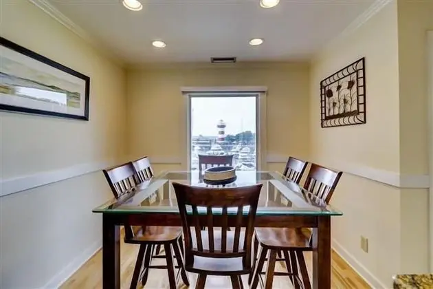 949 Cutter Court at The Sea Pines Resort - Mutfak