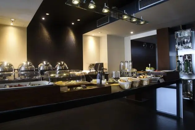 987 Prague Hotel